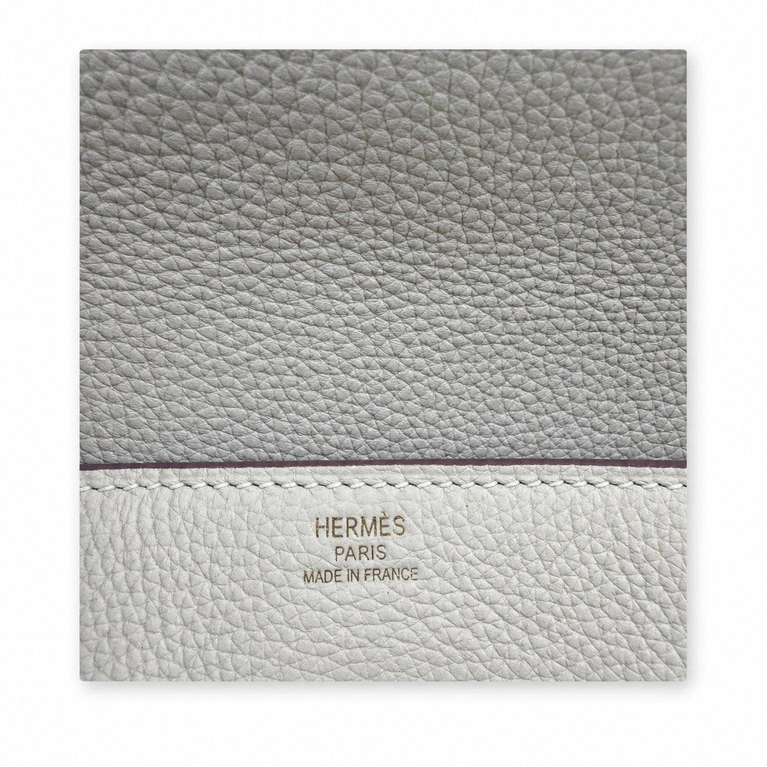 π Available in stock: kelly messenger men's and women's bags, milkshake platinum buckle, imported leather, all-steel hand-waxed thread, the highest cost-effectiveness on the Internet. The classic comb