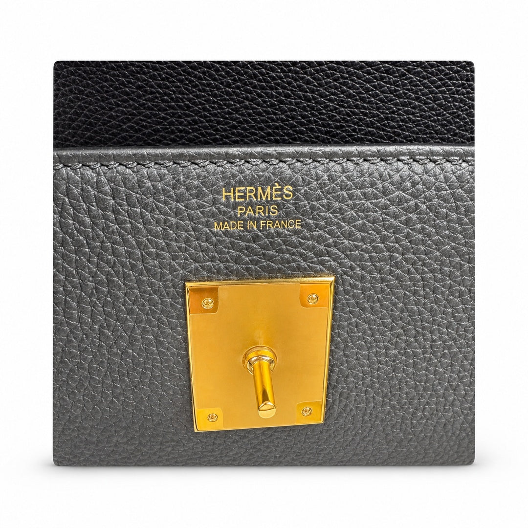 π In stock Kelly Messenger messenger bag for men and women, black gold buckle, imported leather, all-steel hand-waxed thread, the highest cost-effectiveness on the entire network. The classic combinat