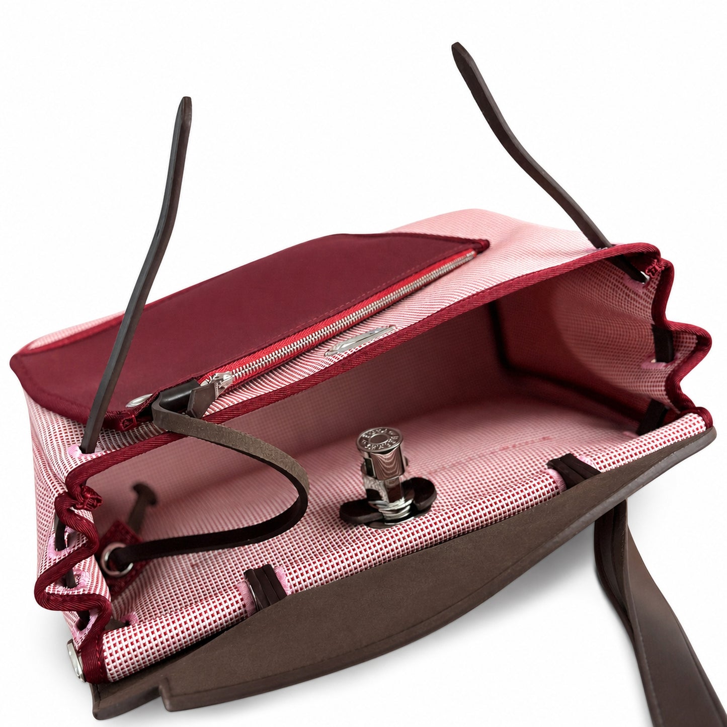 Hermers' popular herbag 31cm is designed to be inspired by saddle bags. The body of the bag is made of canvas, and the inseam, shoulder straps and handle are made of leather. The appearance is very si