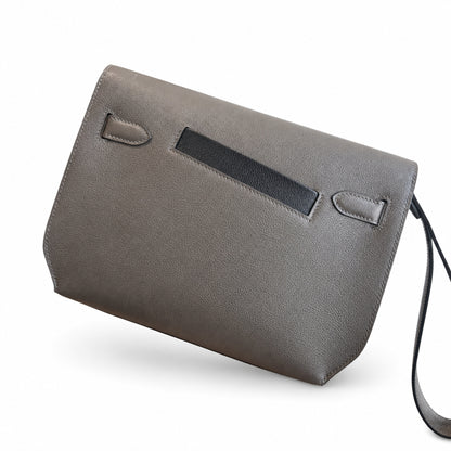 Kelly Depeches 25 clutch, Evercolor leather (with additional shoulder strap), can be worn cross-body, can be carried by hand or on the wrist, daily needs, seamless switch between business/leisure - ce