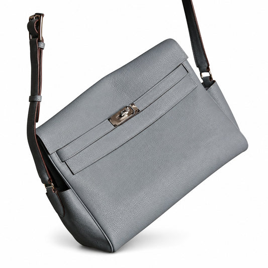 Kelly Messenger messenger bag large size, linen blue Togo leather, 🉑Pre-order Togo calfskin messenger bag. - Flap with swivel hardware - Large internal zip pocket - Internal front pocket - 2 external