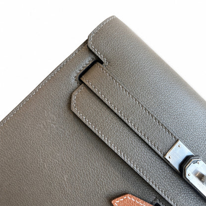 Kelly Depeches 25 clutch, Evercolor leather (with additional shoulder strap), can be worn cross-body, can be carried by hand or on the wrist, daily needs, seamless switch between business/leisure - ce