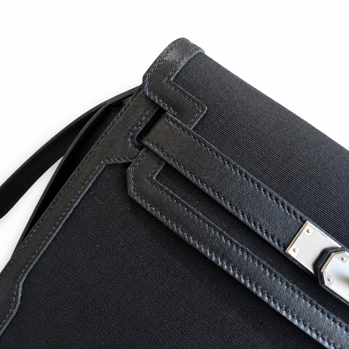 Kelly Depeches 25 clutch, canvas and swift leather (with additional shoulder strap), can be carried cross-body, can be carried by hand or on the wrist, daily needs, seamless switching between business