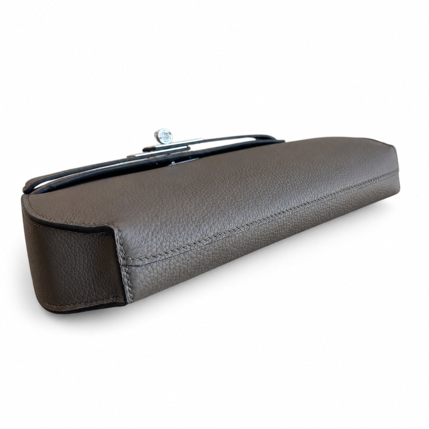 Kelly Depeches 25 clutch, Togo leather (with additional shoulder strap), can be worn cross-body, can be carried by hand or on the wrist, daily needs, seamless switch between business/leisure - central