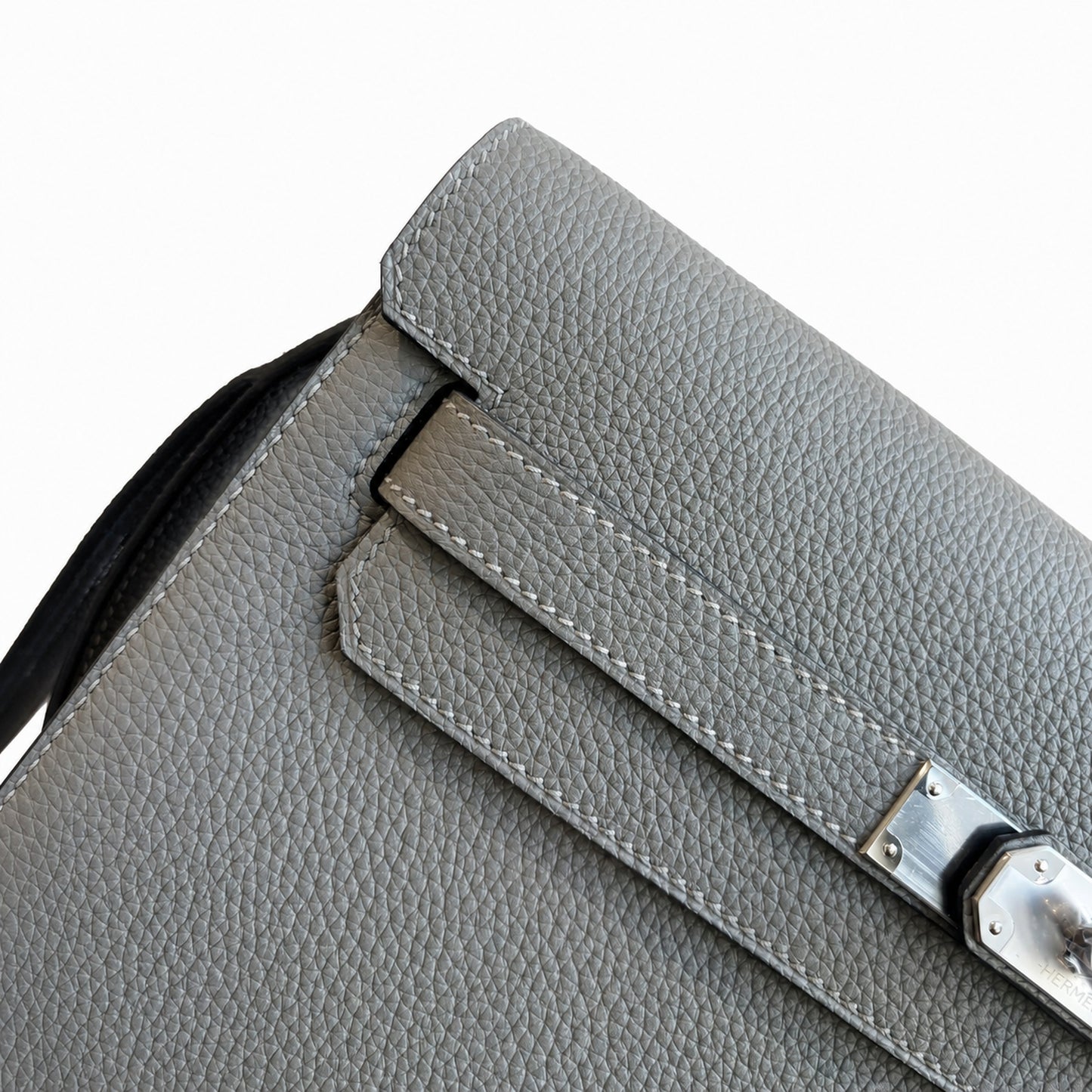 Kelly Depeches 25 clutch, Togo leather (with additional shoulder strap), can be worn cross-body, can be carried by hand or on the wrist, daily needs, seamless switch between business/leisure - central