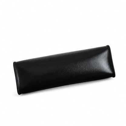 Hermers' popular herbag 31cm is designed to be inspired by saddle bags. The body of the bag is made of canvas and has outer seams. The shoulder straps and handbags are made of leather and look similar