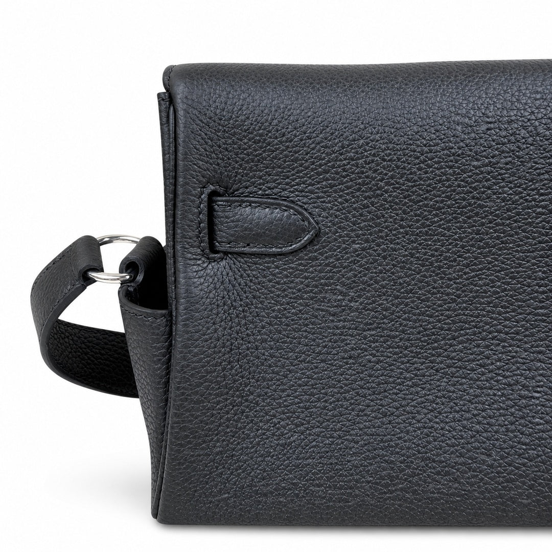 🆕 In stock Kelly Messenger messenger bag for men and women, black silver buckle, imported leather, all-steel hand-waxed thread, the highest cost-effectiveness on the Internet. The classic combination