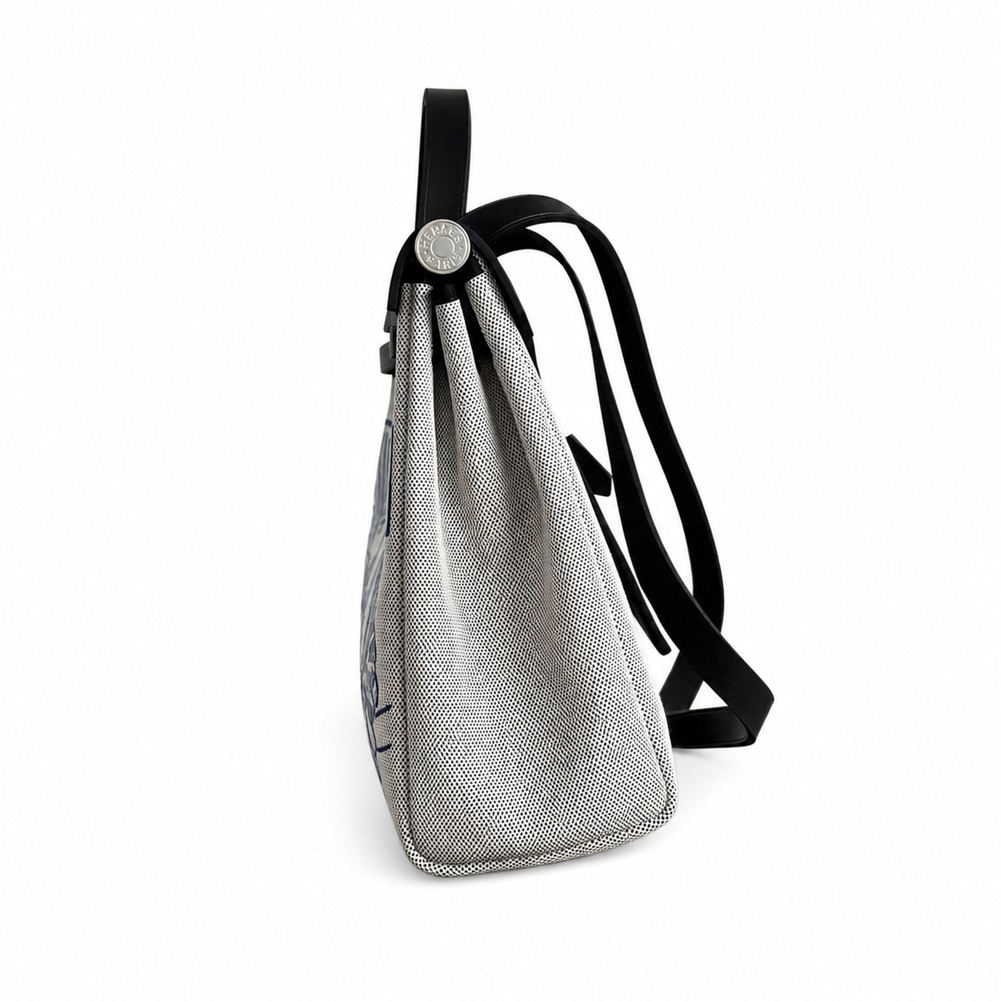 Hermers' popular herbag 31cm is designed to be inspired by saddle bags. The body of the bag is made of canvas, and the inseam, shoulder straps and handle are made of leather. The appearance is very si