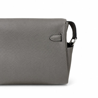 🆕 In stock Kelly Messenger messenger bag for men and women, pewter gray silver buckle, imported leather, all-steel hand-waxed thread, the highest cost-effectiveness on the Internet. The classic combin
