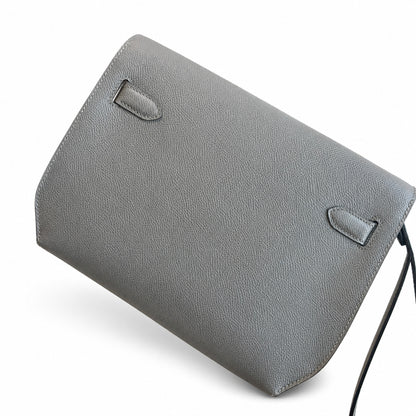 Kelly Depeches 25 clutch, Epsom leather (with additional shoulder strap), can be worn cross-body, can be carried by hand or on the wrist, daily needs, seamless switch between business/leisure - centra