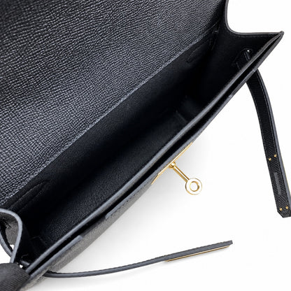 Kelly Depeches 25cm Epsom Leather 89 Black Gold Buckle The most in-class men's handbag Depeches25 This leather is really the best. When paired with a shoulder strap, it instantly transforms into an un