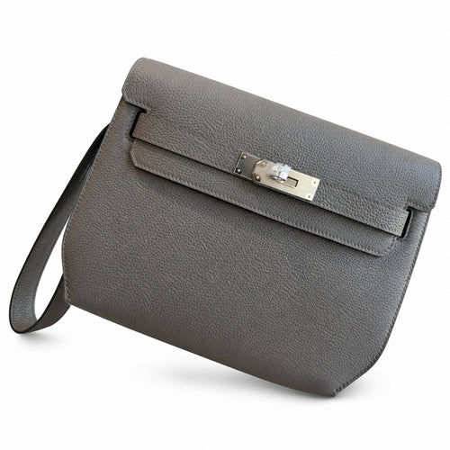 Kelly Depeches 25 clutch, Togo leather (with additional shoulder strap), can be worn cross-body, can be carried by hand or on the wrist, daily needs, seamless switch between business/leisure - central