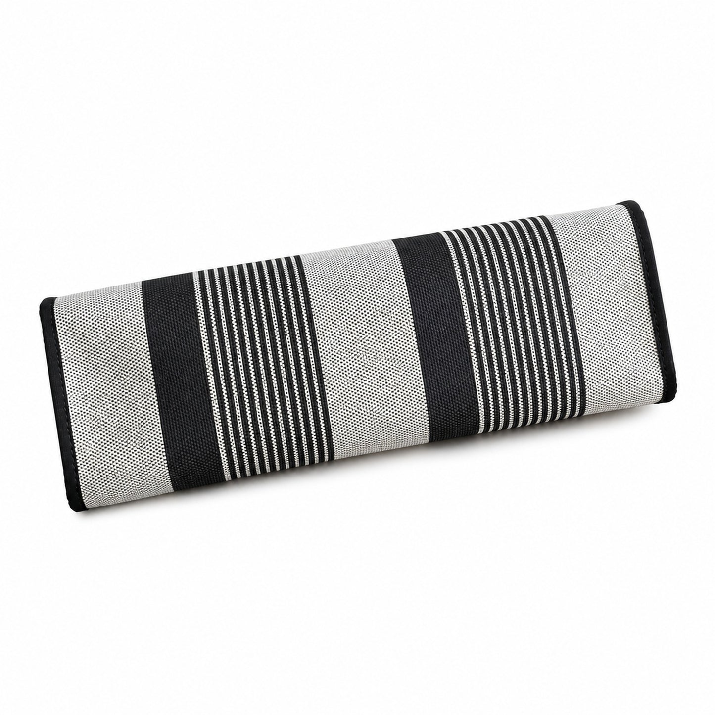Hermers' popular herbag 31cm is designed to be inspired by saddle bags. The body of the bag is made of canvas, and the outer seams, shoulder straps and handbags are made of leather. The appearance is