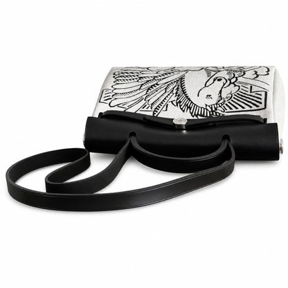 Hermers' popular herbag 31cm is designed to be inspired by saddle bags. The body of the bag is made of canvas, and the inseam, shoulder straps and handle are made of leather. The appearance is very si