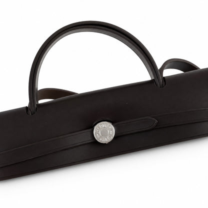 Hermers' popular herbag 31cm is designed to be inspired by saddle bags. The body of the bag is made of canvas, and the inseam, shoulder straps and handle are made of leather. The appearance is very si