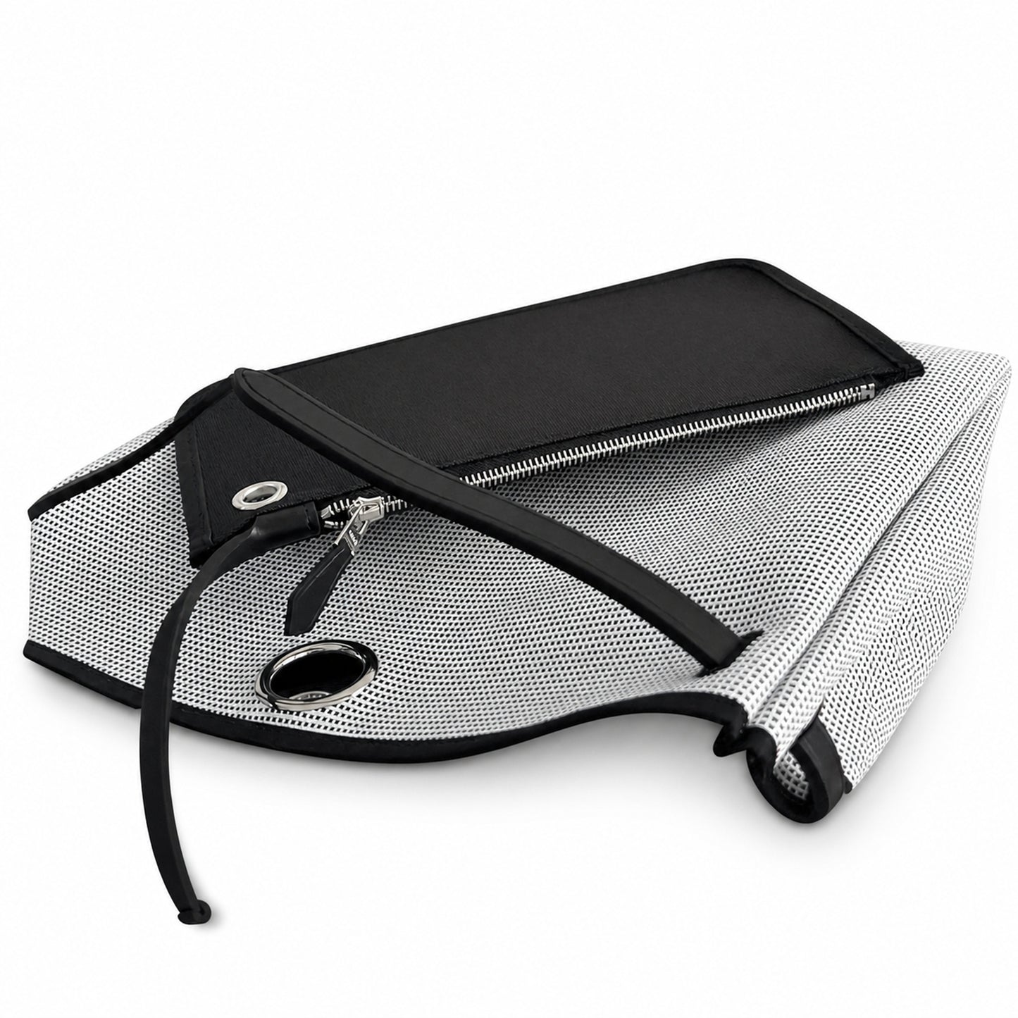 Hermers' popular herbag 31cm is designed to be inspired by saddle bags. The body of the bag is made of canvas, and the inseam, shoulder straps and handle are made of leather. The appearance is very si