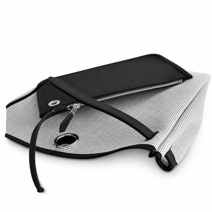 Hermers' popular herbag 31cm is designed to be inspired by saddle bags. The body of the bag is made of canvas, and the inseam, shoulder straps and handle are made of leather. The appearance is very si