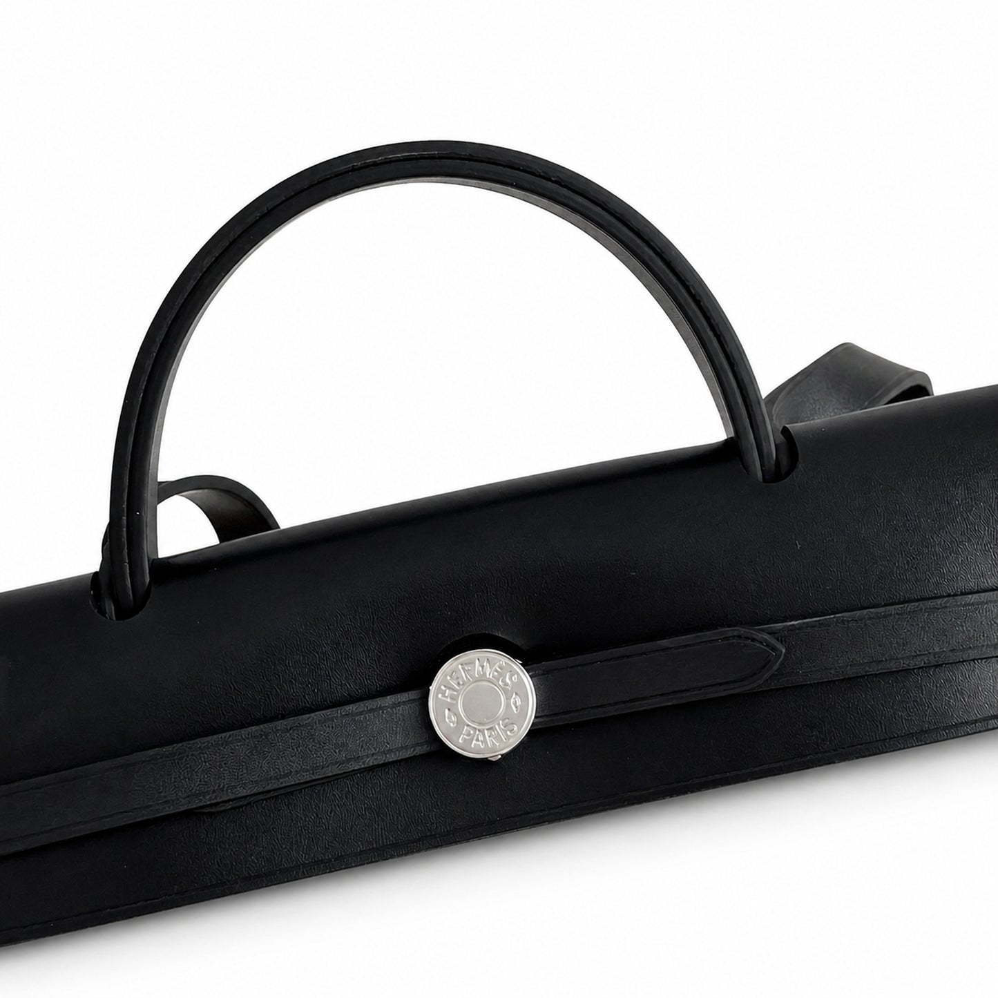 Hermers' popular herbag 31cm is designed to be inspired by saddle bags. The body of the bag is made of canvas, and the inseam, shoulder straps and handle are made of leather. The appearance is very si