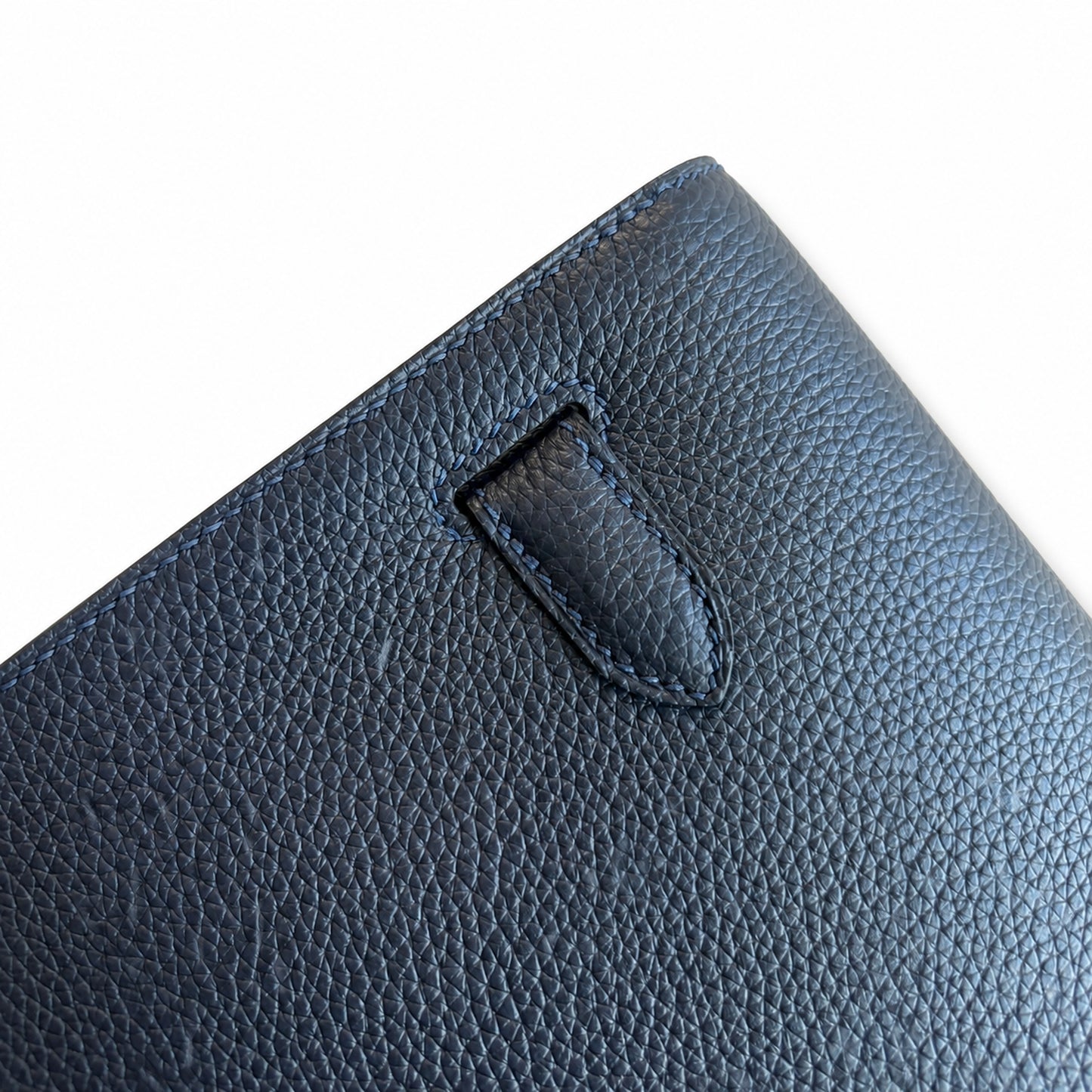 Kelly Depeches 25 clutch, Togo leather (with additional shoulder strap), can be worn cross-body, can be carried by hand or on the wrist, daily needs, seamless switch between business/leisure - central