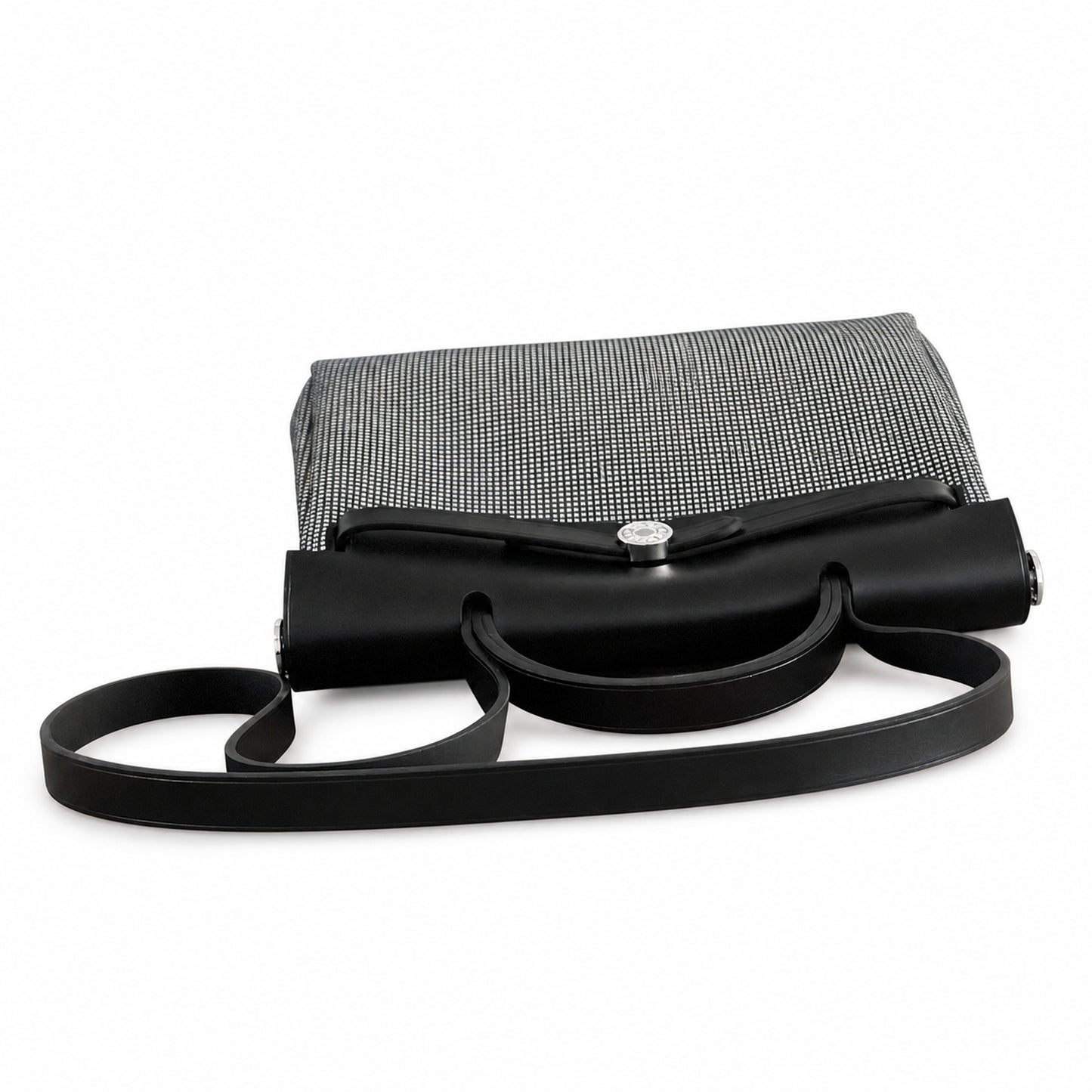 Hermers' popular herbag 31cm is designed to be inspired by saddle bags. The body of the bag is made of canvas, and the inseam, shoulder straps and handle are made of leather. The appearance is very si