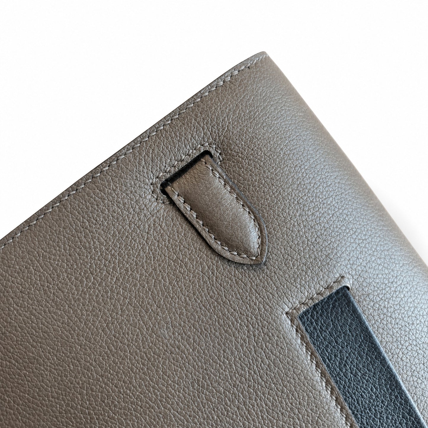 Kelly Depeches 25 clutch, Evercolor leather (with additional shoulder strap), can be worn cross-body, can be carried by hand or on the wrist, daily needs, seamless switch between business/leisure - ce