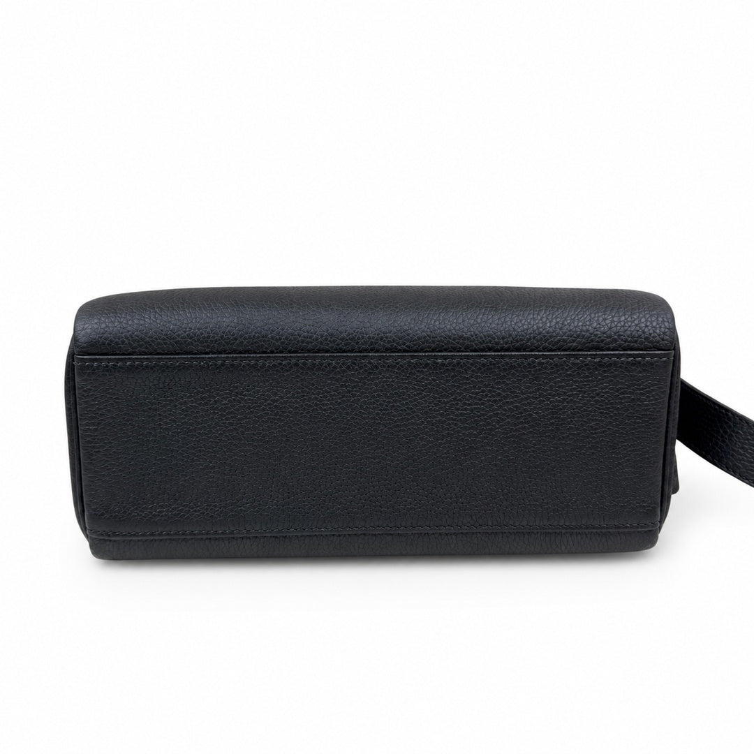 🆕 In stock Kelly Messenger messenger bag for men and women, black silver buckle, imported leather, all-steel hand-waxed thread, the highest cost-effectiveness on the Internet. The classic combination