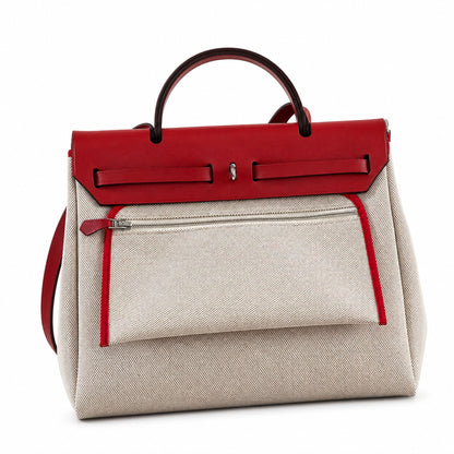 Hermers' popular herbag 31cm is designed to be inspired by saddle bags. The body of the bag is made of canvas, and the inseam, shoulder straps and handle are made of leather. The appearance is very si