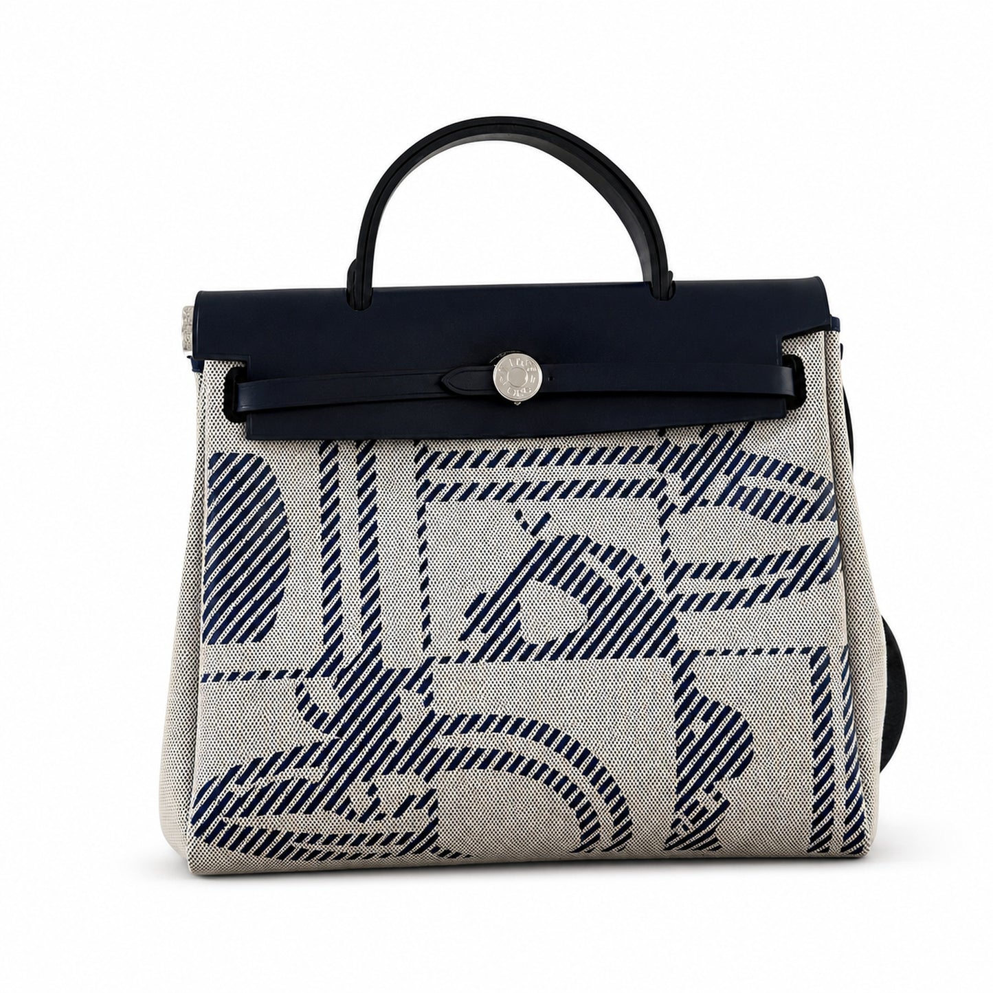 Hermers' popular herbag 31cm is designed to be inspired by saddle bags. The body of the bag is made of canvas, and the inseam, shoulder straps and handle are made of leather. The appearance is very si